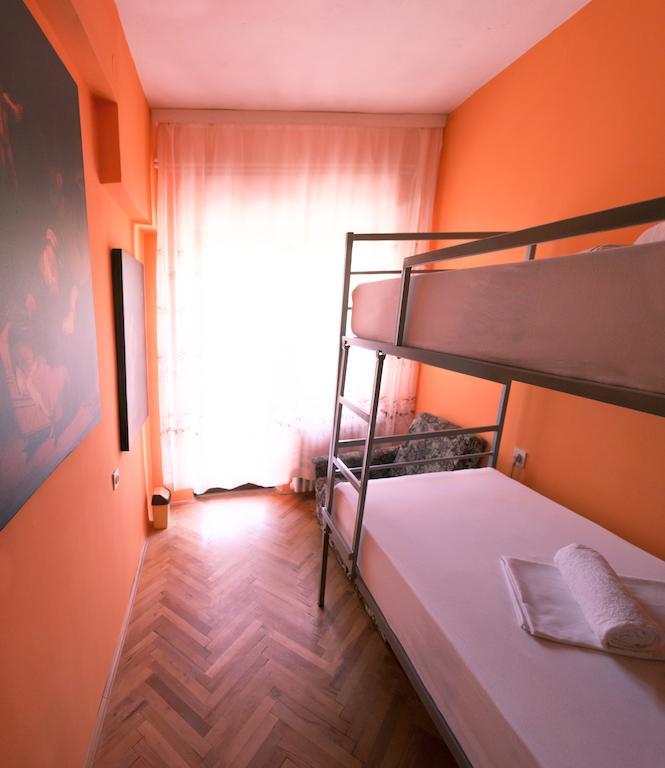 סקופיה Universe Hostel חדר תמונה
